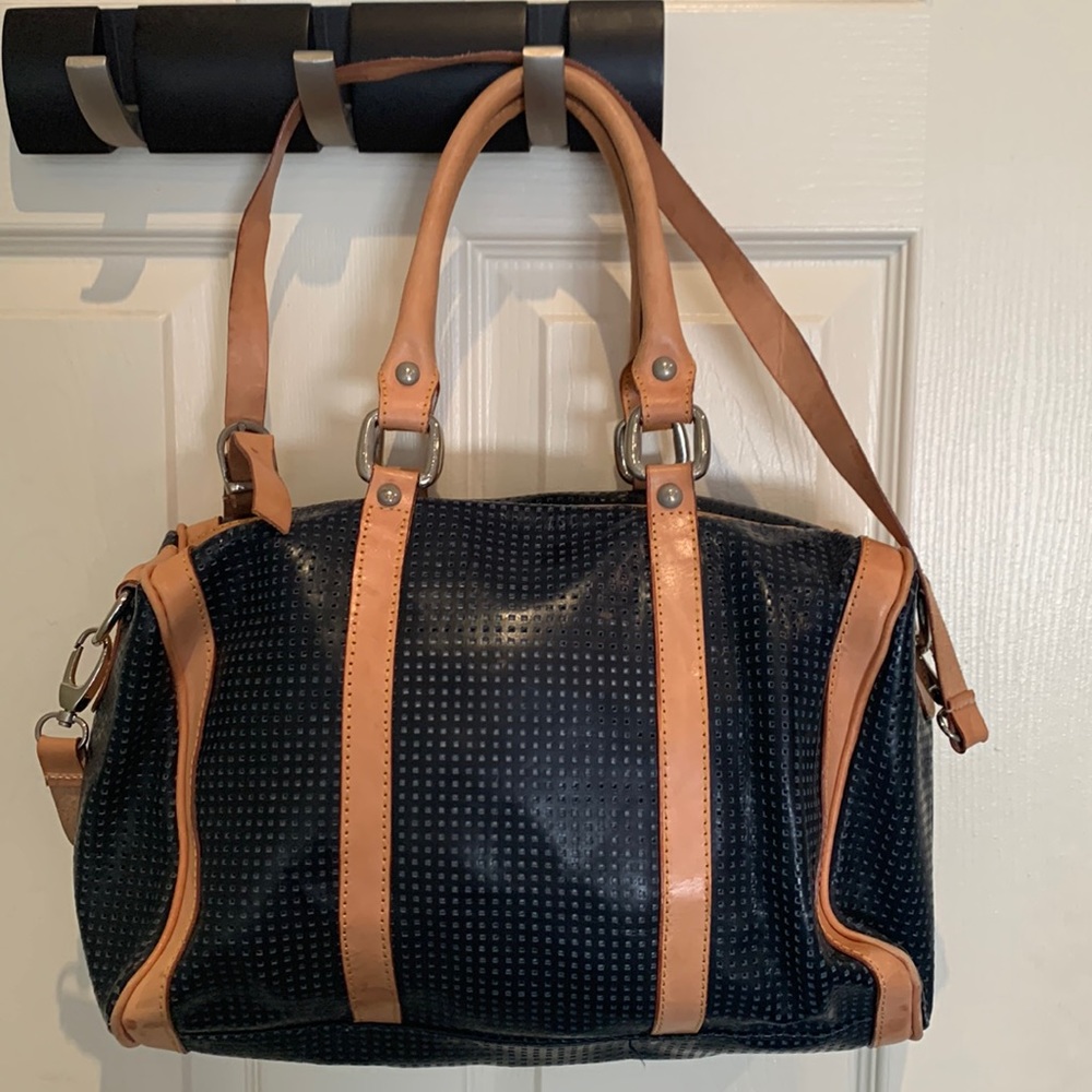 Genuine Leather Tote. Made in Italy! 🖤